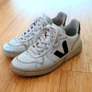 Veja V10 size 7